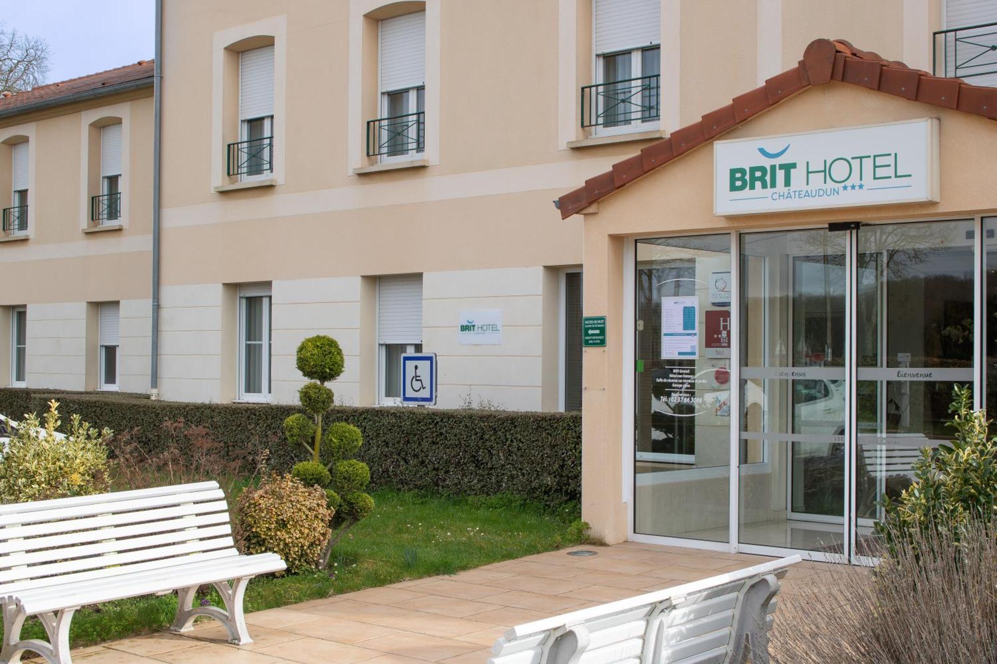 Brit Hotel Шатодён Экстерьер фото