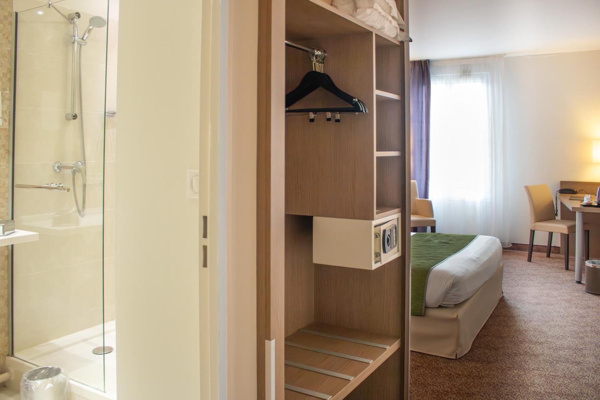 Brit Hotel Шатодён Экстерьер фото