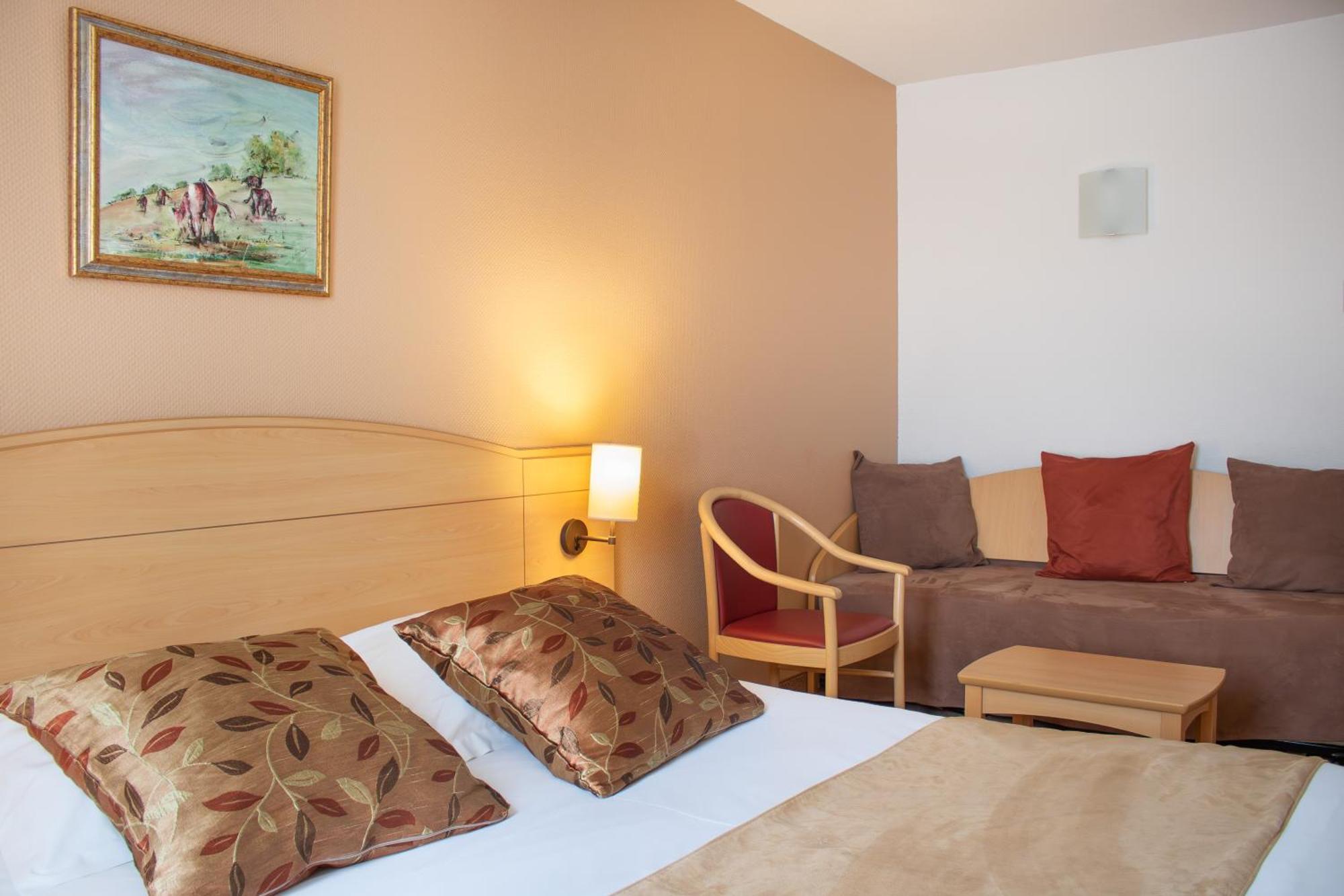 Brit Hotel Шатодён Экстерьер фото