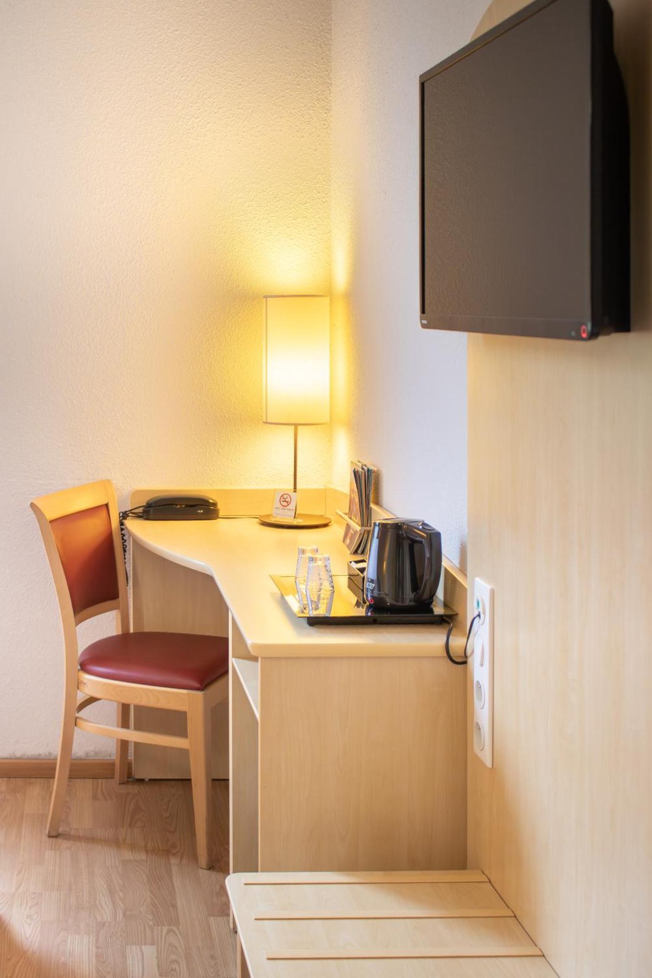 Brit Hotel Шатодён Экстерьер фото