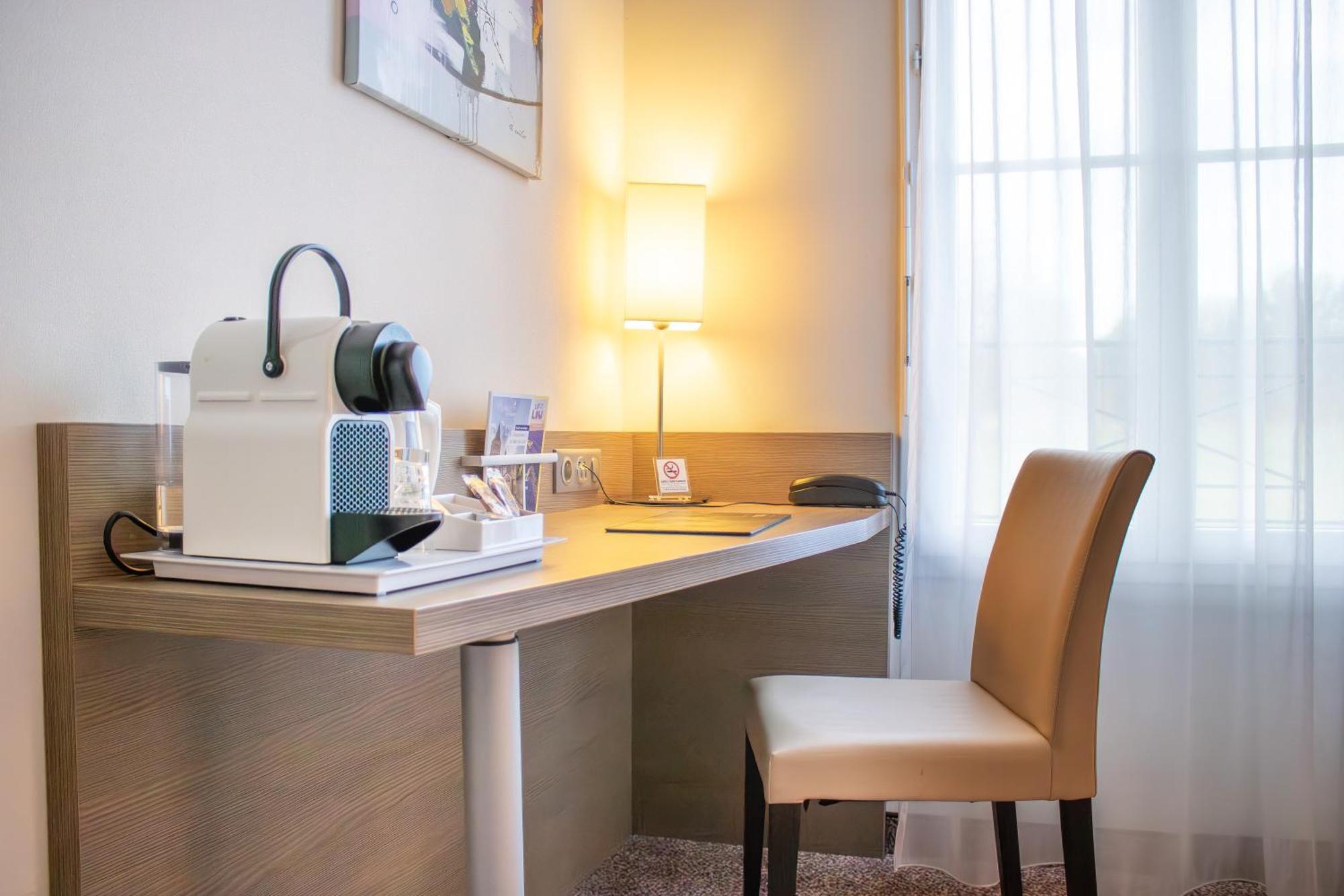 Brit Hotel Шатодён Экстерьер фото