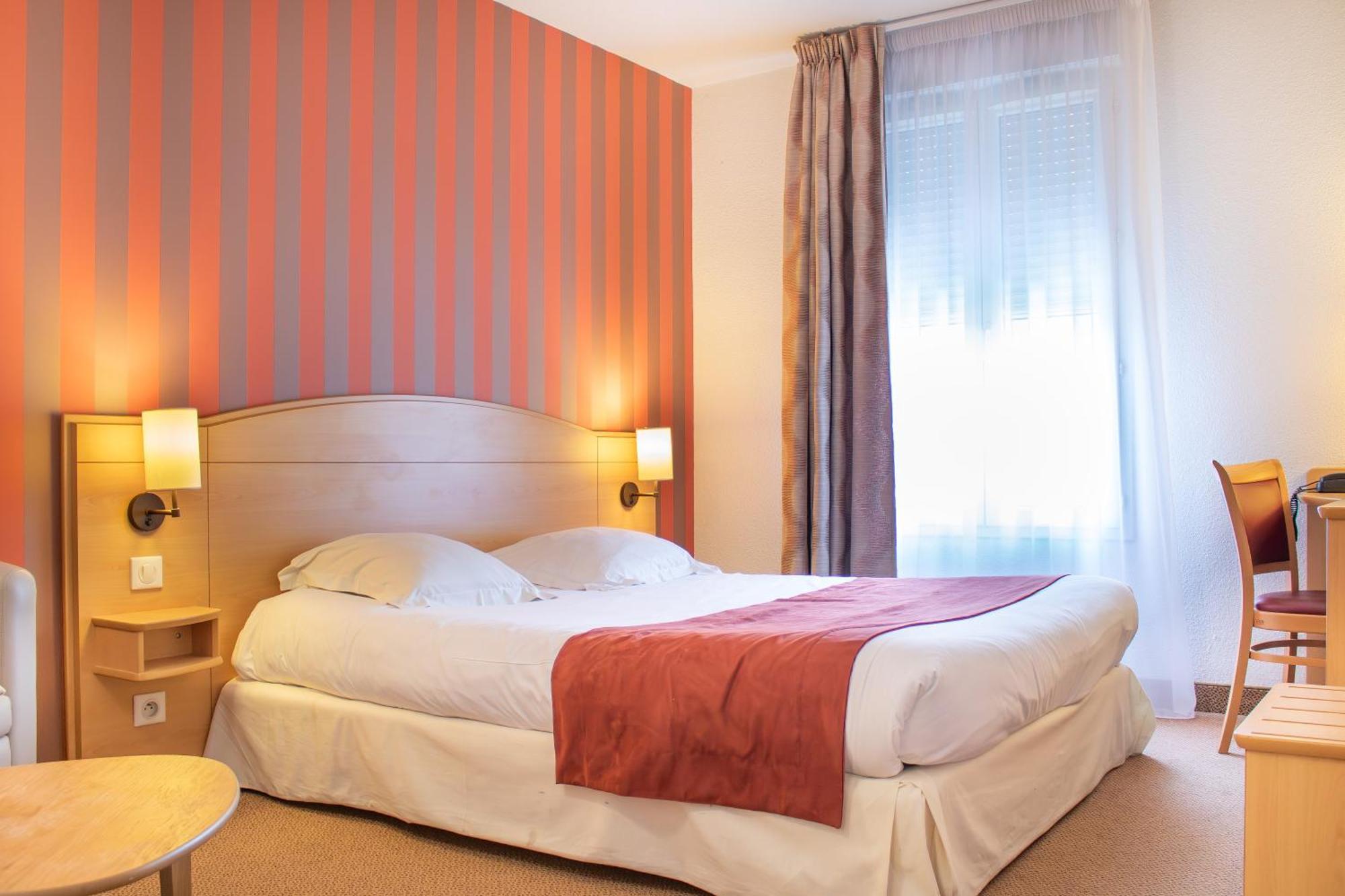 Brit Hotel Шатодён Экстерьер фото