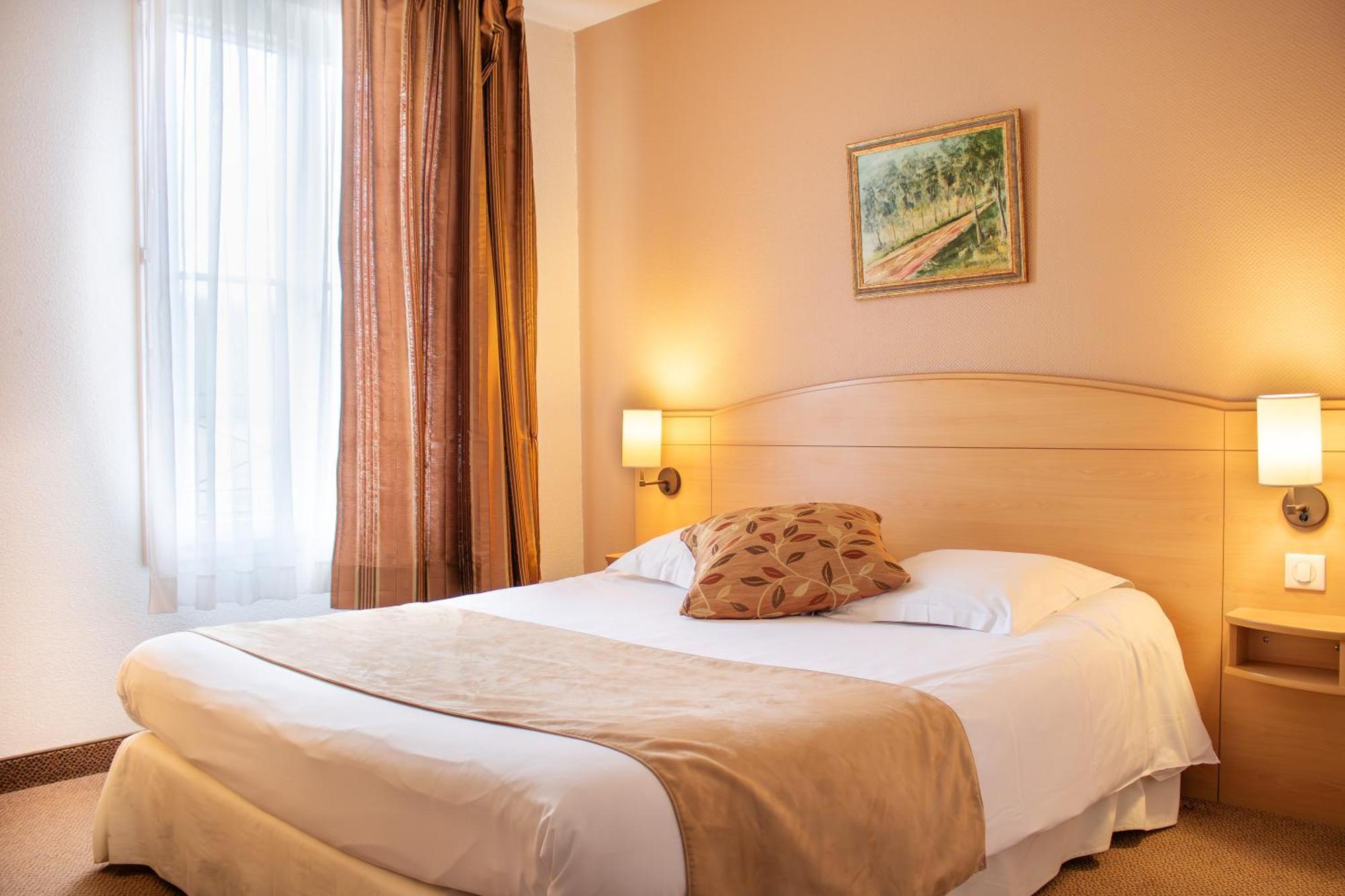 Brit Hotel Шатодён Экстерьер фото