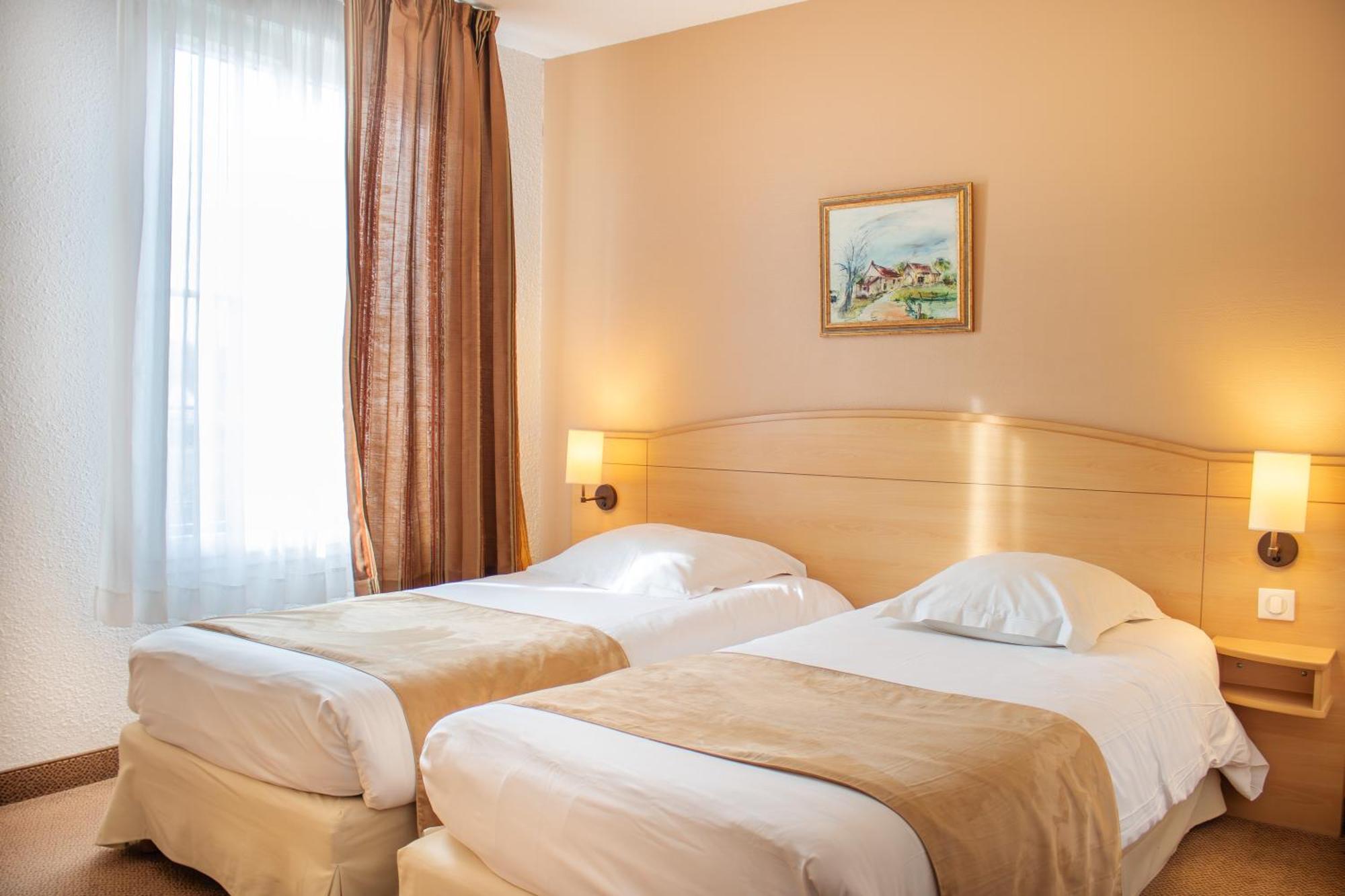 Brit Hotel Шатодён Экстерьер фото