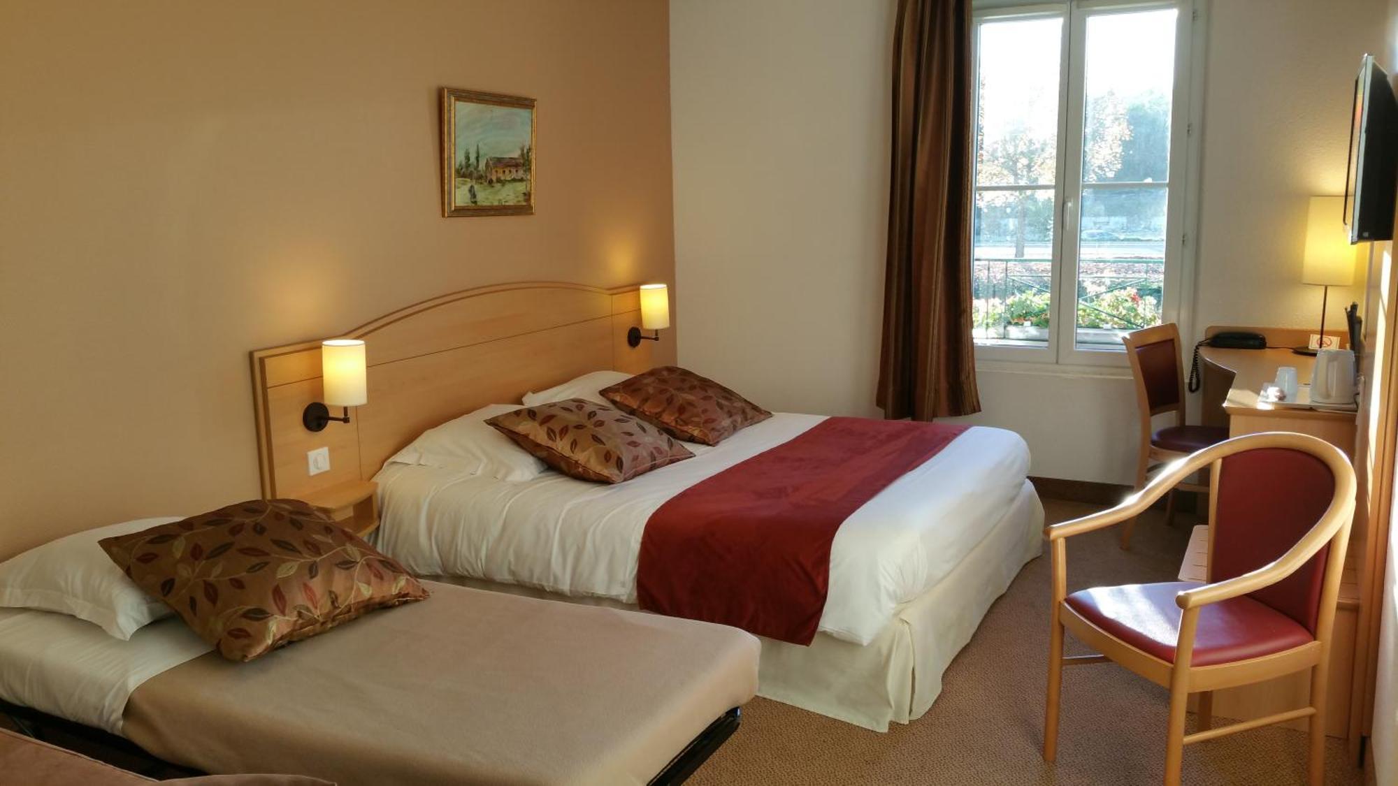 Brit Hotel Шатодён Экстерьер фото